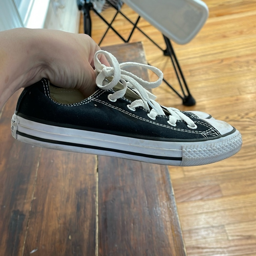 size. 2 converse low
